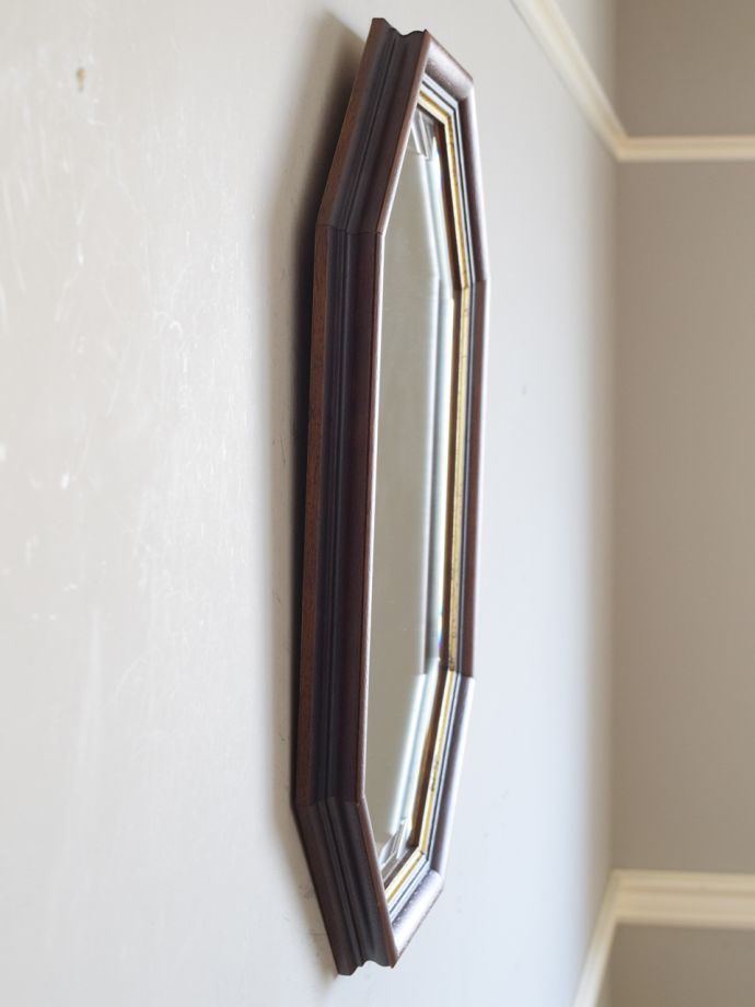 ウォールミラーの側面