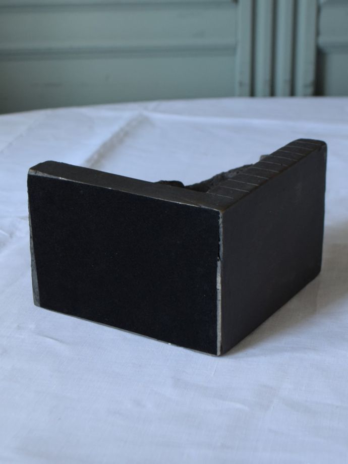 ブックエンドの裏