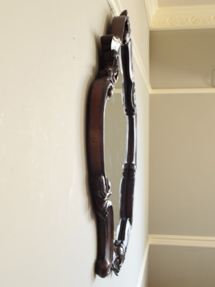 ウォールミラーの側面