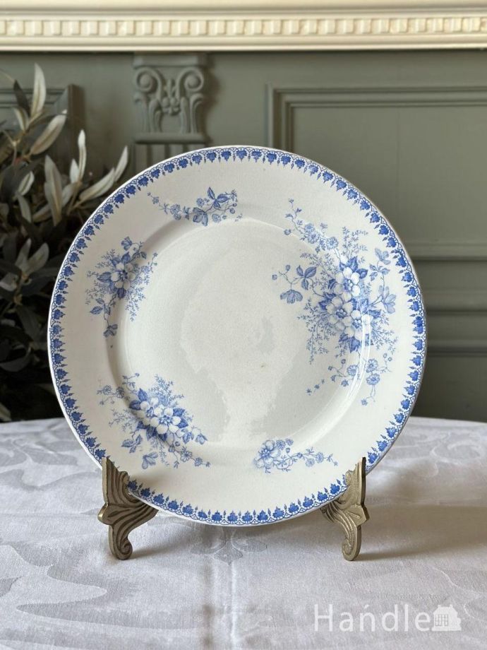 アンティーク調のディッシュスタンド