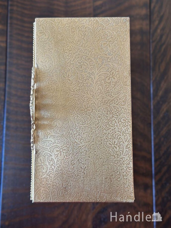 アンティーク風のジュエリーボックス