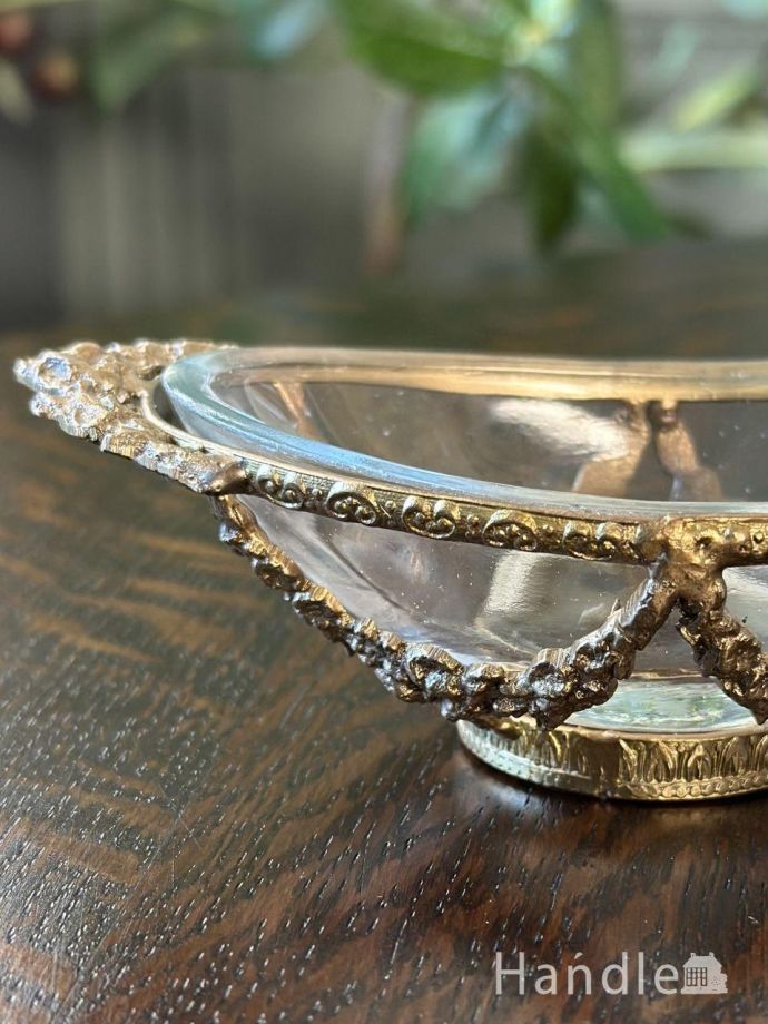 アンティーク風のおしゃれな小物入れ