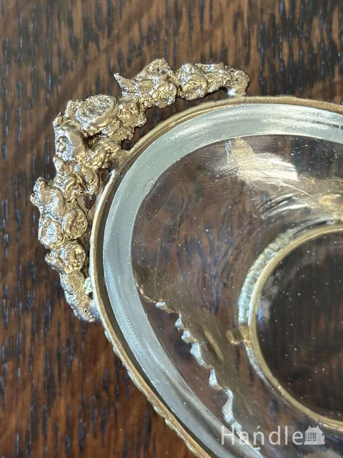 美しいガラスの小物入れ