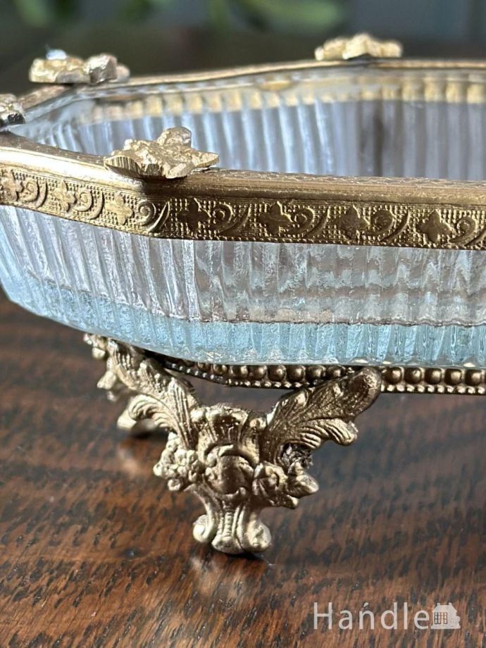 アンティーク風のガラスのトレイ