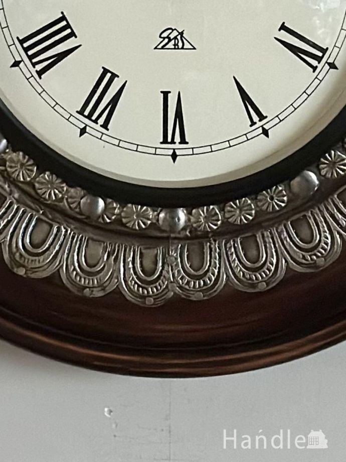 アンティーク調の掛け時計