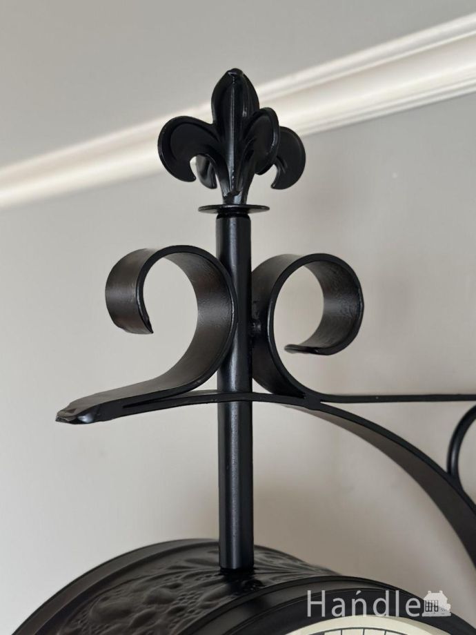 アンティーク調の掛け時計