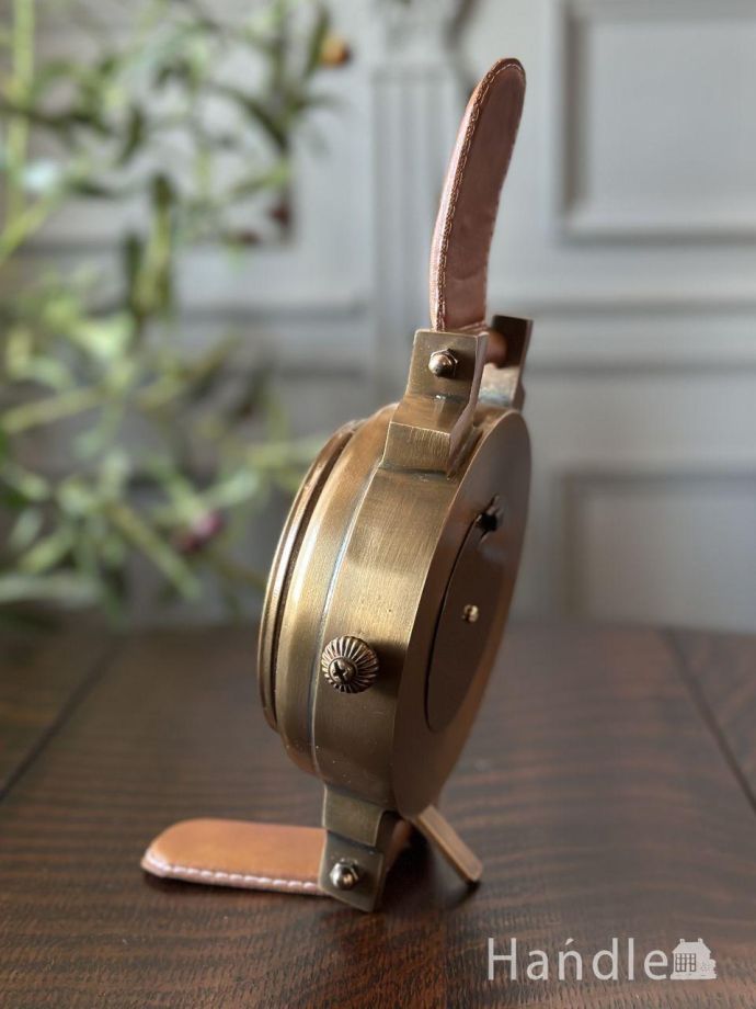 時計を横から見ると・・・