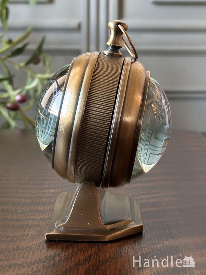 時計を横から見ると・・・