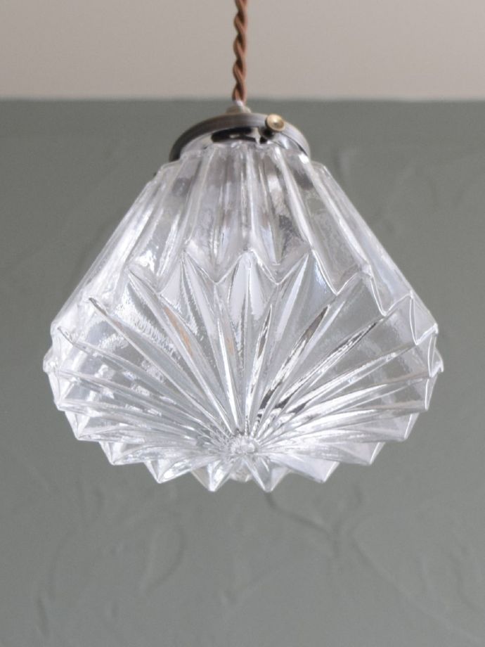 レトロな雰囲気のシェード