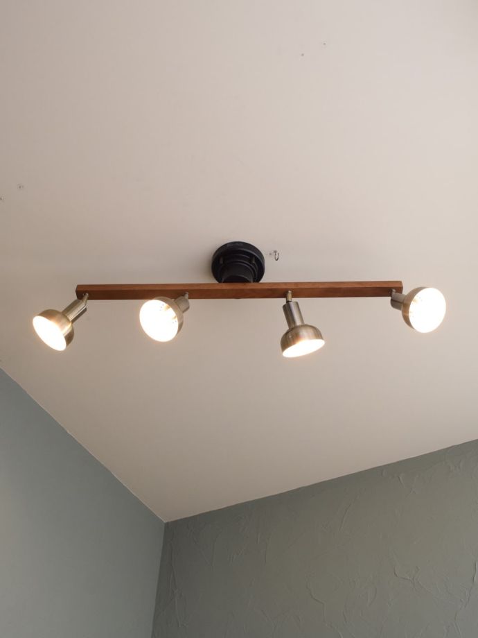 下向きのシーリングランプ