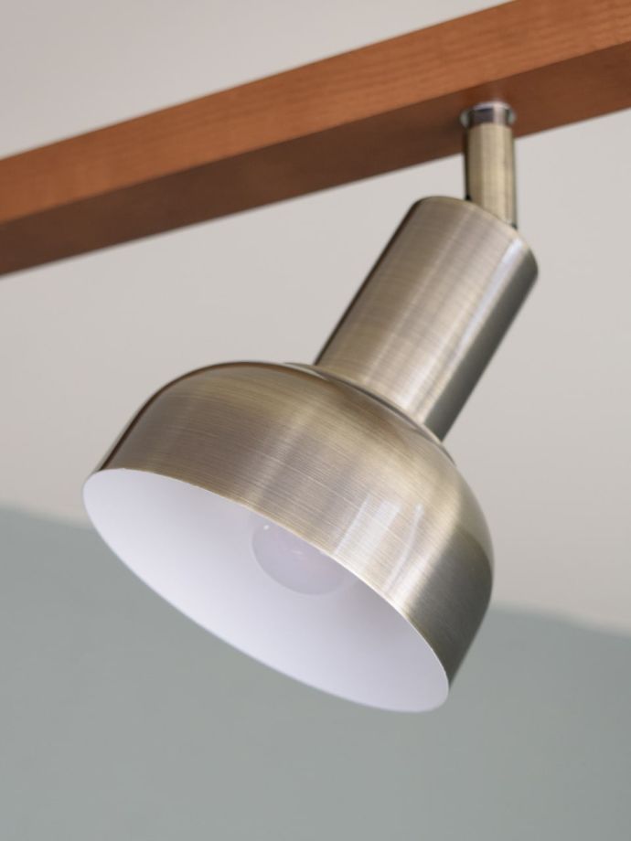 スチール製のシェード