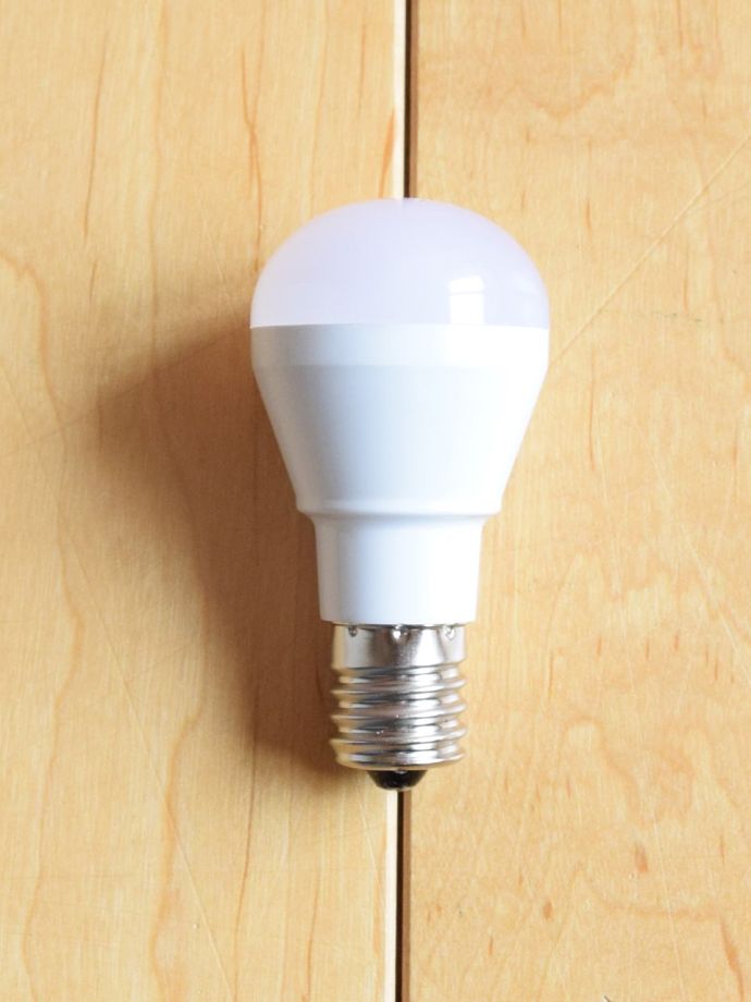 フロアランプの電球