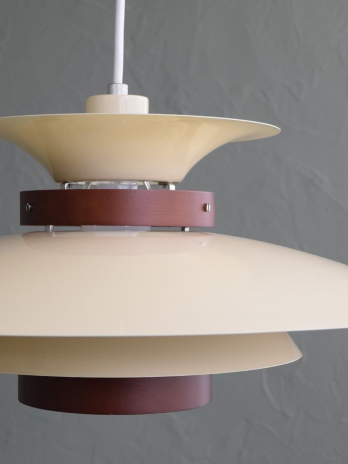 ビンテージ風のシェード