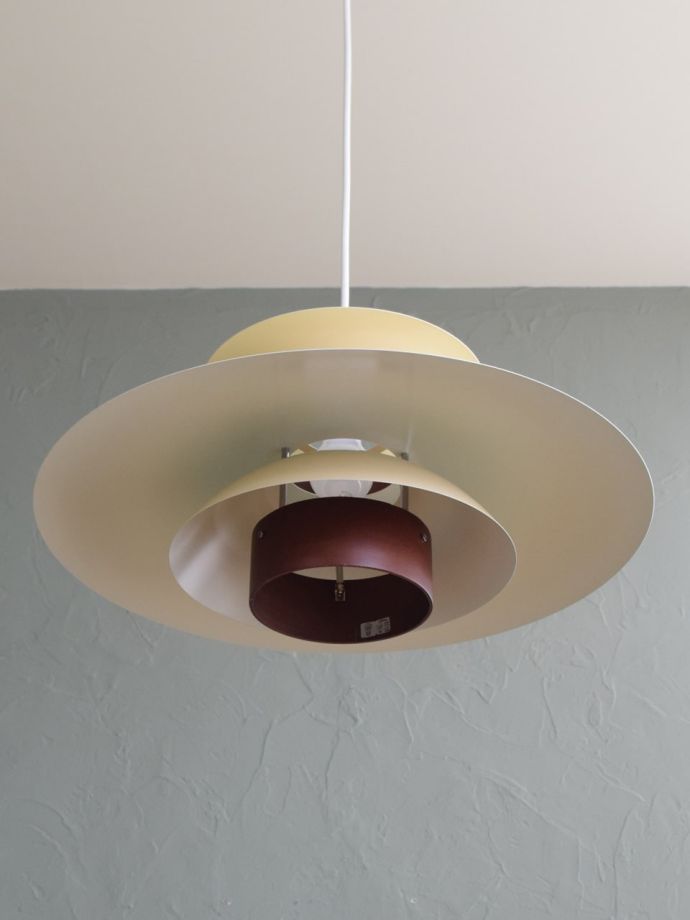 ビンテージ風のシェード