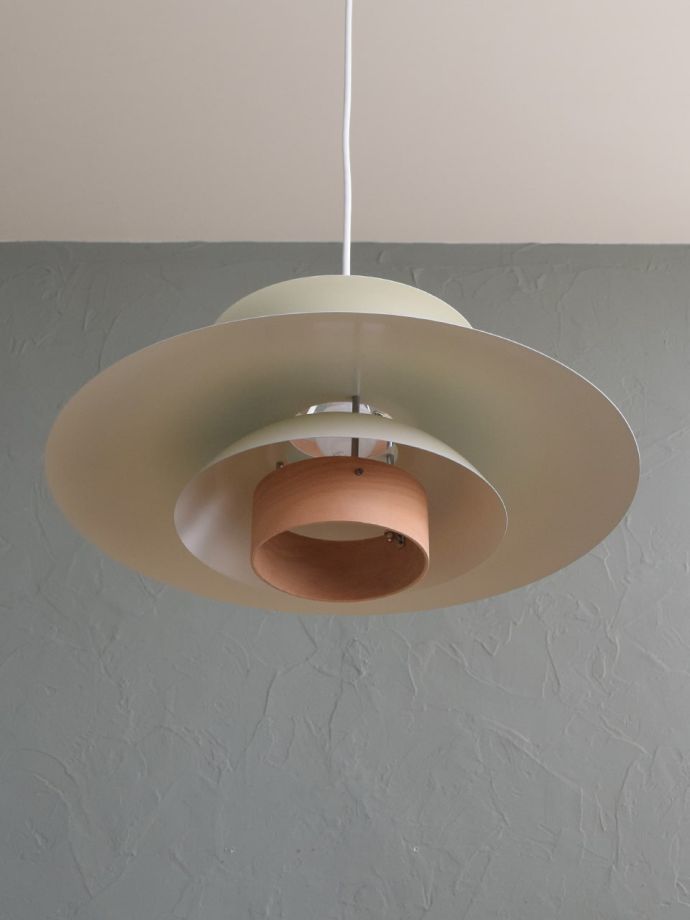 ビンテージ風のシェード