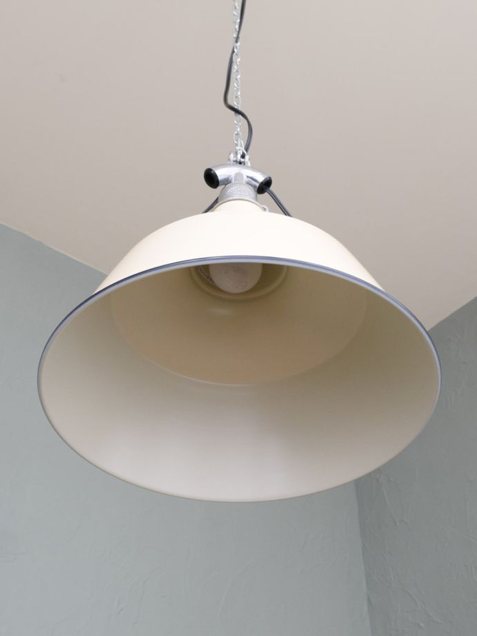 ビンテージ風のシェード