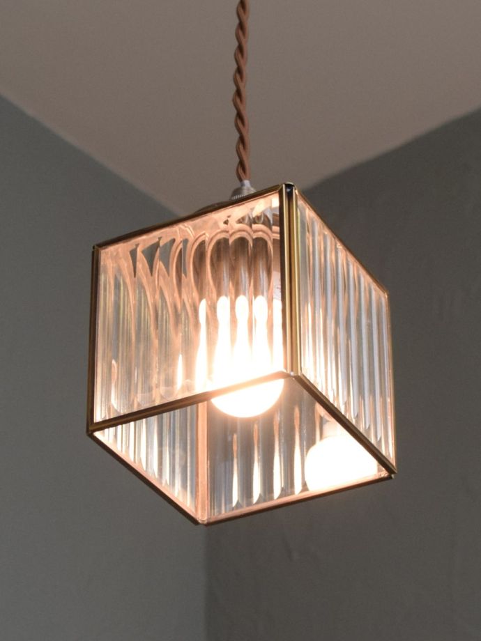 点灯後のペンダントライト