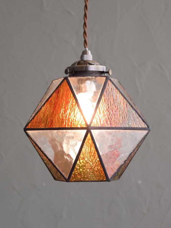 ステンドグラスのペンダントライト