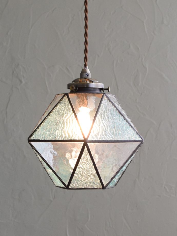 ステンドグラスのペンダントライト