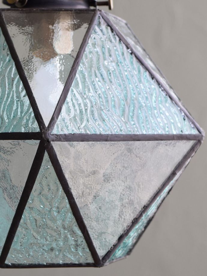 ステンドガラスのシェード