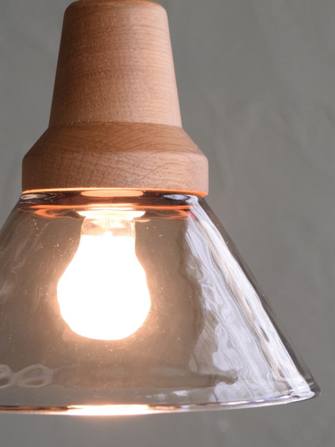 あたたかいペンダントライトの灯り