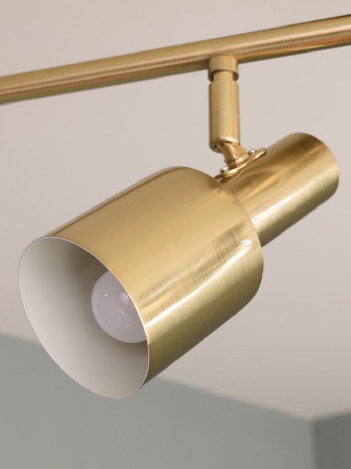 スチール製のシェード