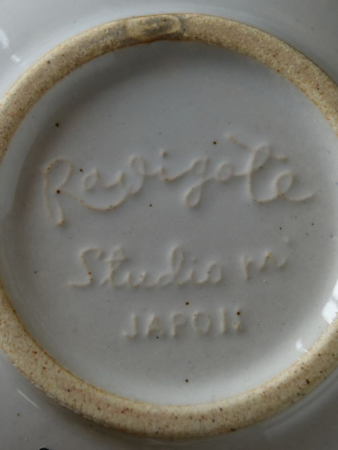 スタジオエムのバックスタンプ