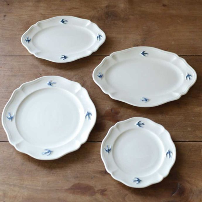 オーバル型と丸形、2サイズ展開です。