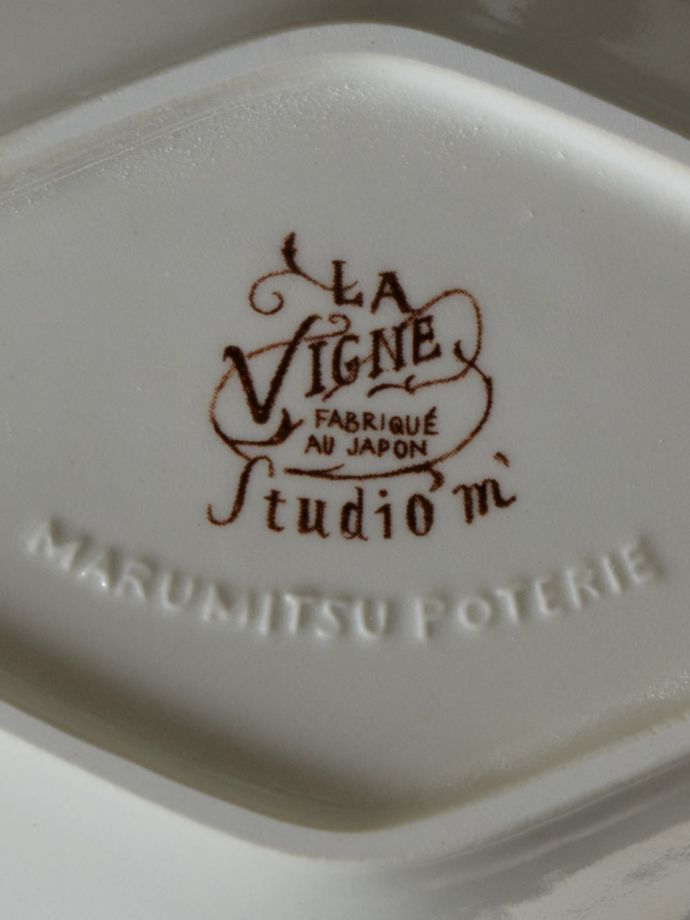 スタジオエムのバックスタンプ