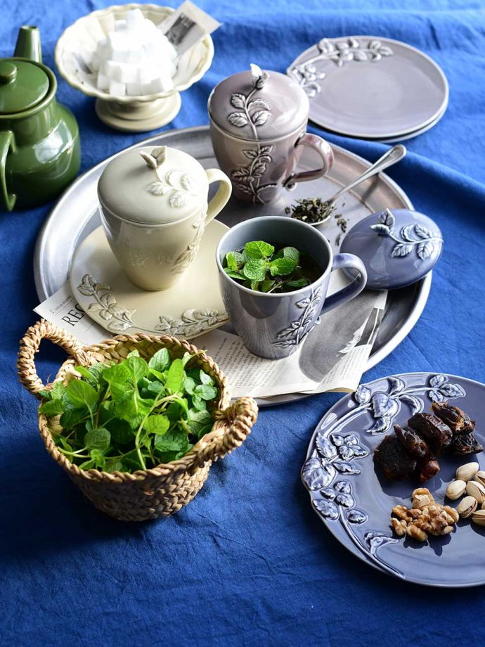 フランスアンティーク調の蓋付きマグ