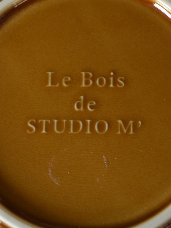 スタジオエムのバックスタンプ