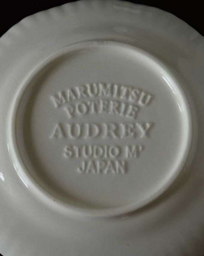 スタジオエムのバックスタンプ