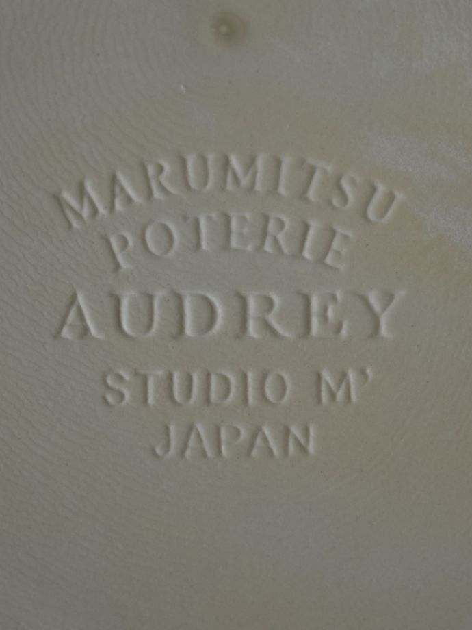 スタジオエムのバックスタンプ