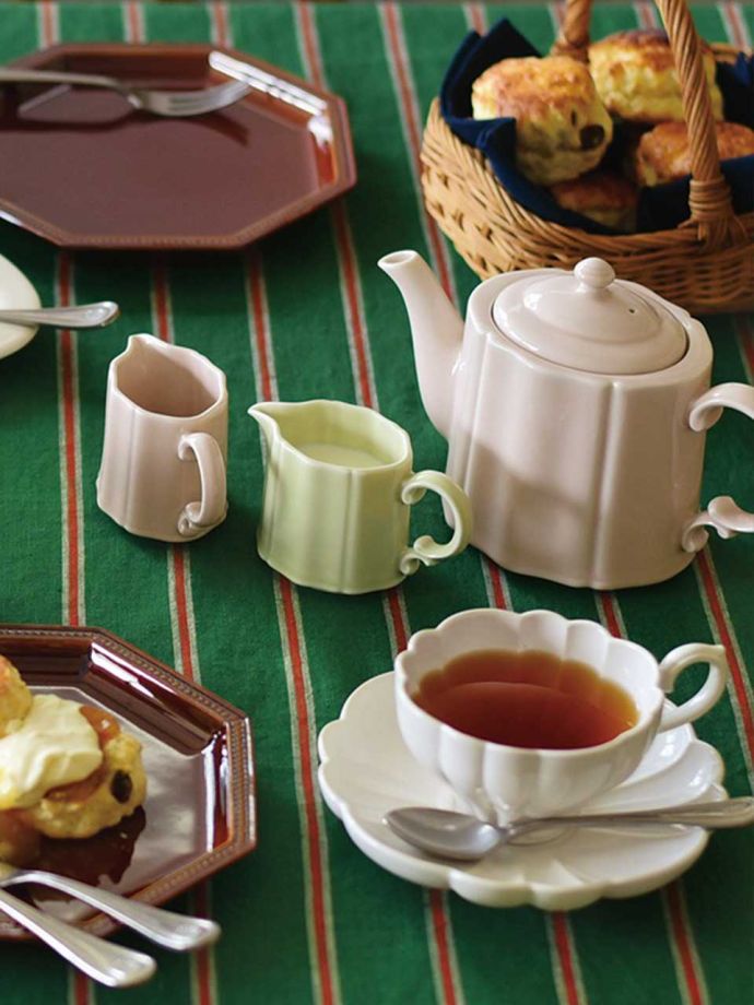 フランスアンティーク調のミルクピッチャー