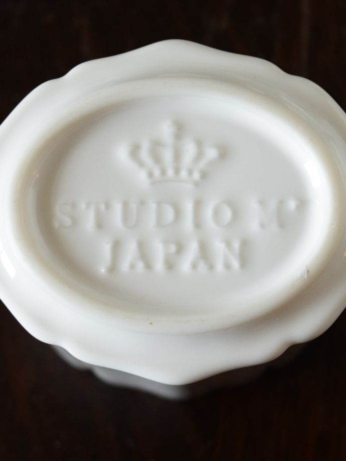 スタジオエムのバックスタンプ