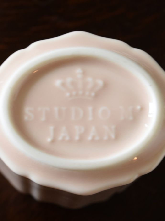 スタジオエムのバックスタンプ