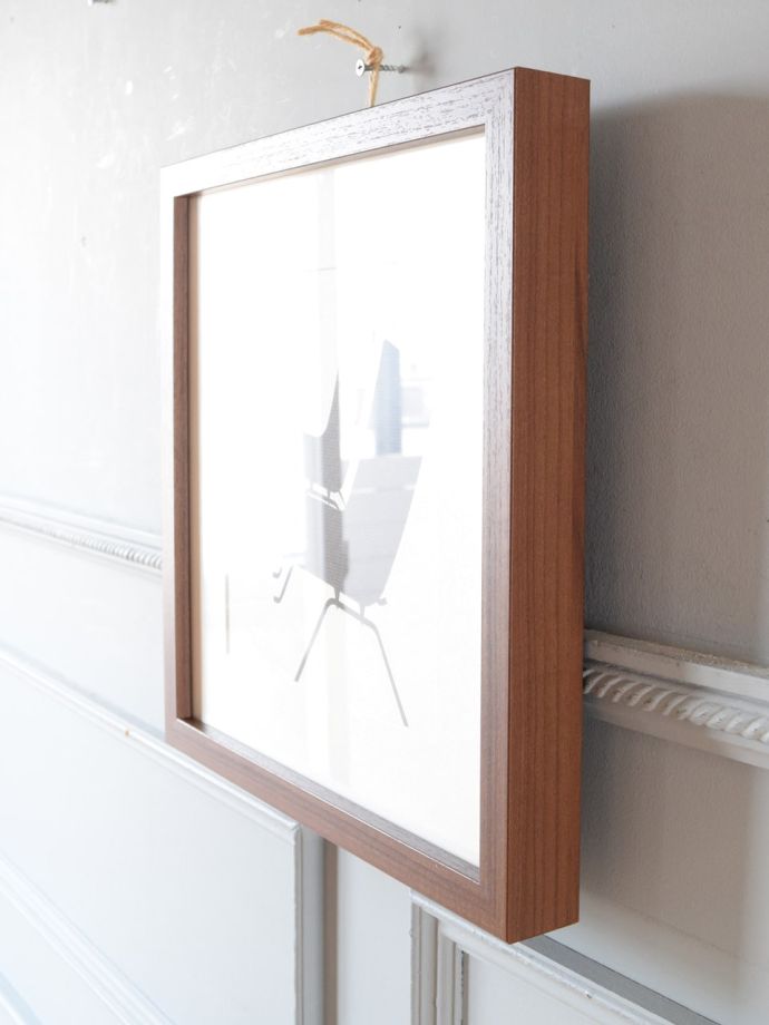 自立もOK!アートフレームの厚み