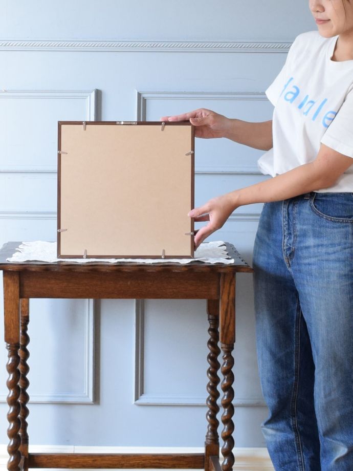 アートパネルの後ろ