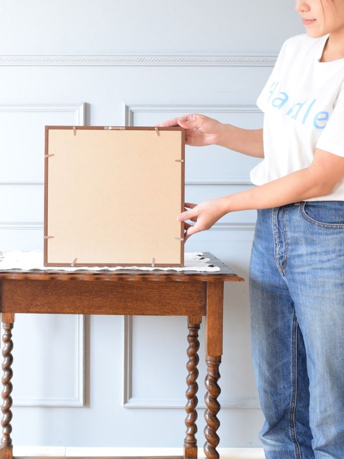 アートパネルの後ろ