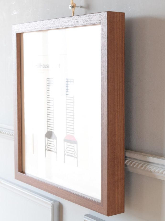 自立もOK!アートフレームの厚み