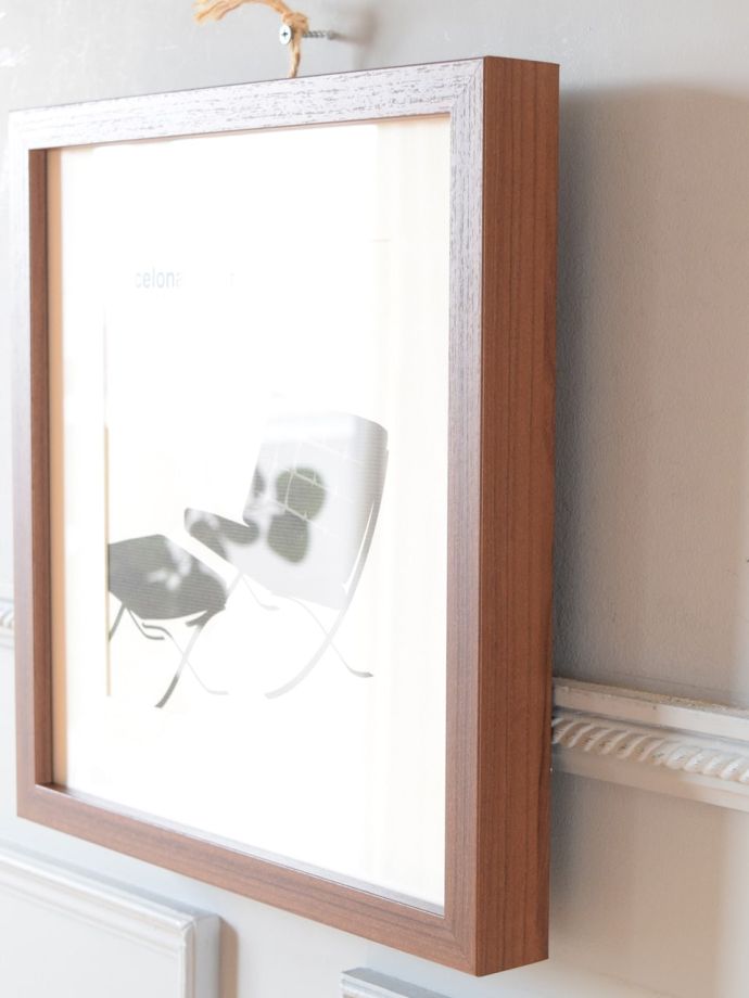 自立もOK！アートフレームの厚み