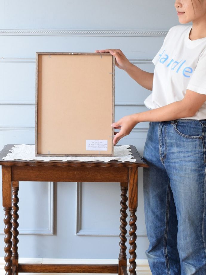 北欧スタイルのフレームの後ろ