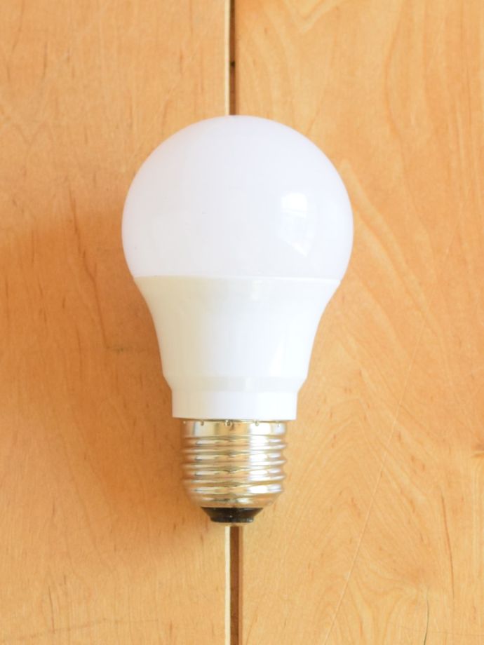 フロアランプの電球