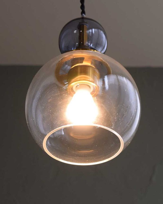 ペンダントライトからの優しい灯り