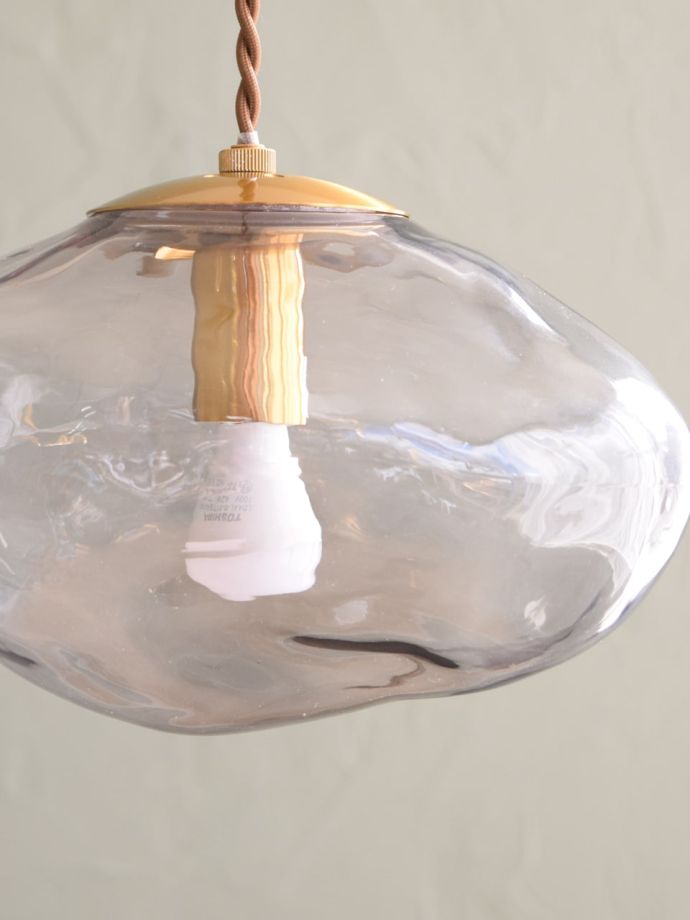 雲のオブジェのようなペンダントライト