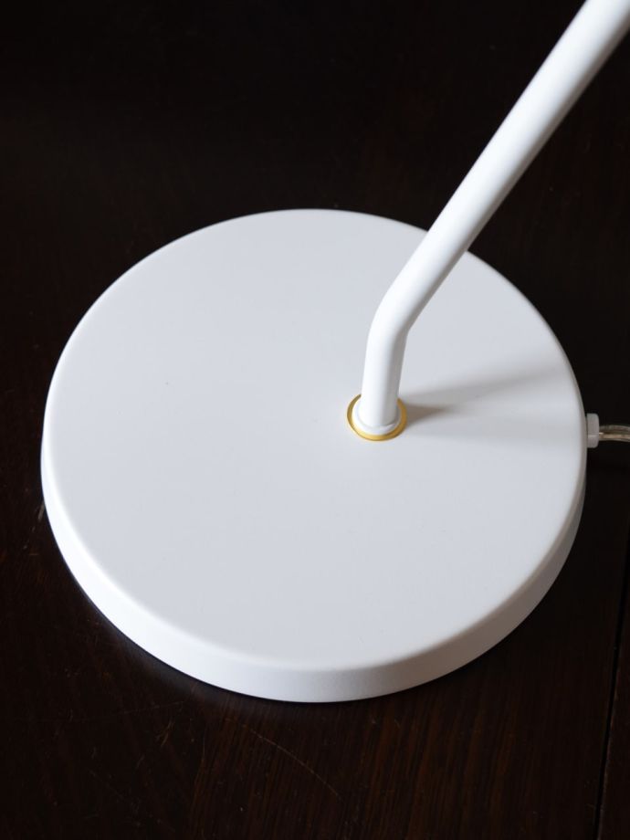 デスクランプの土台部分