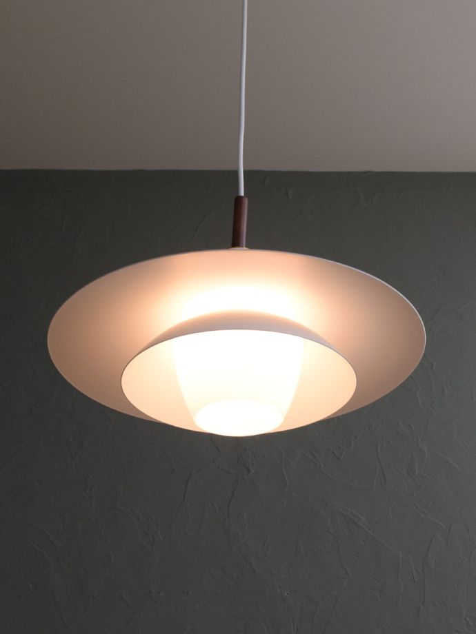 点灯後のペンダントライト