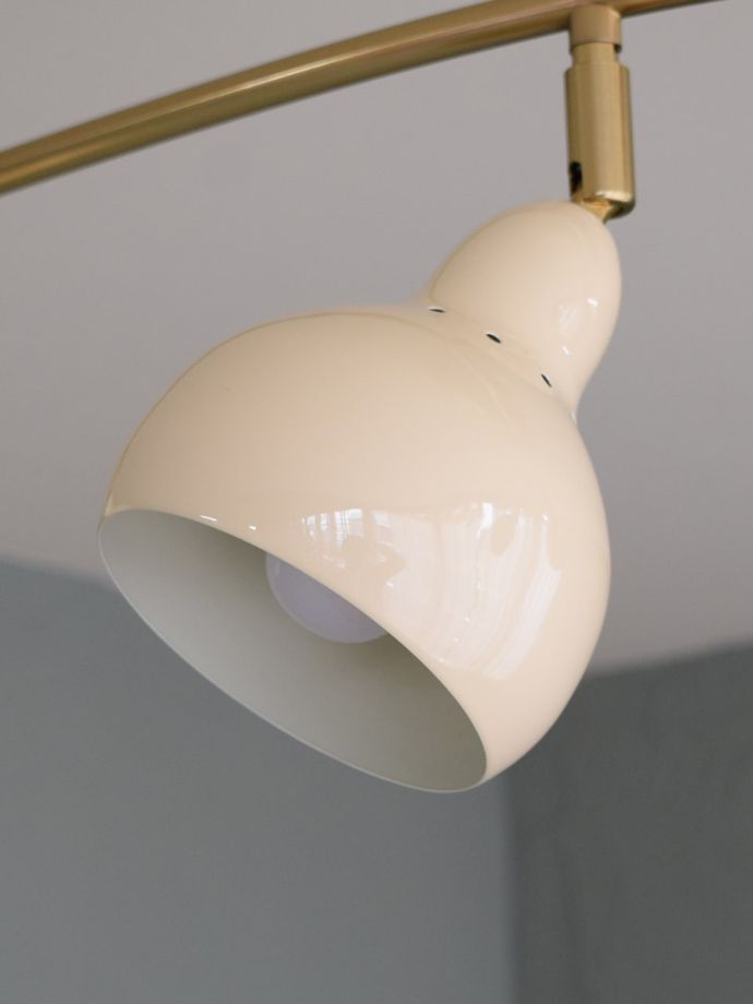 スチール製のシェード