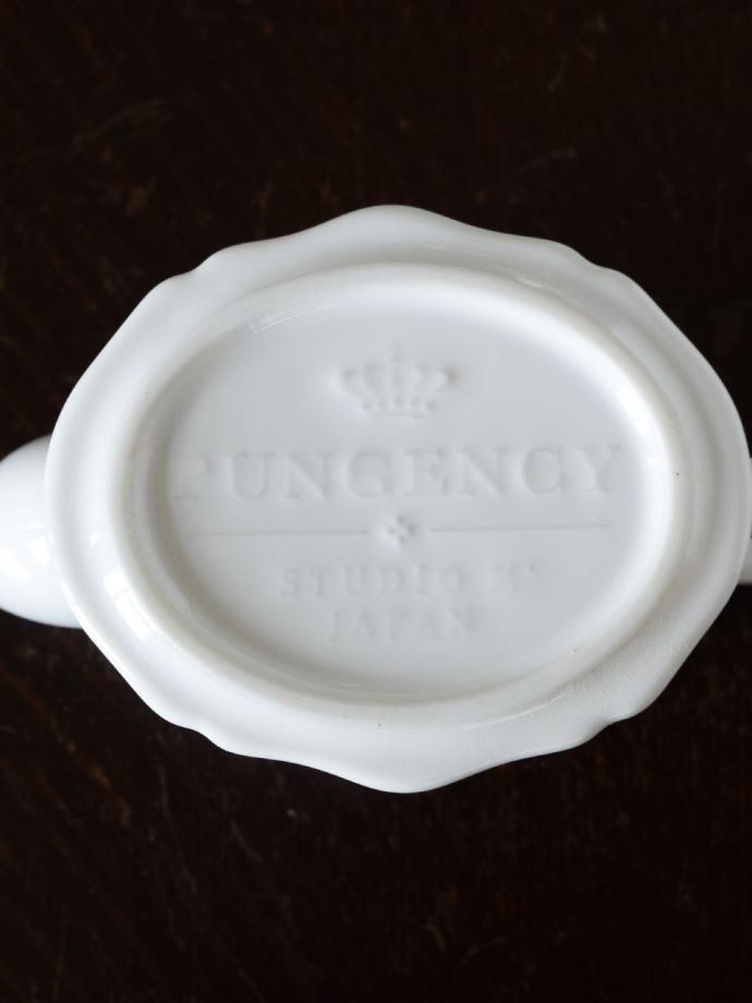 スタジオエムのバックスタンプ