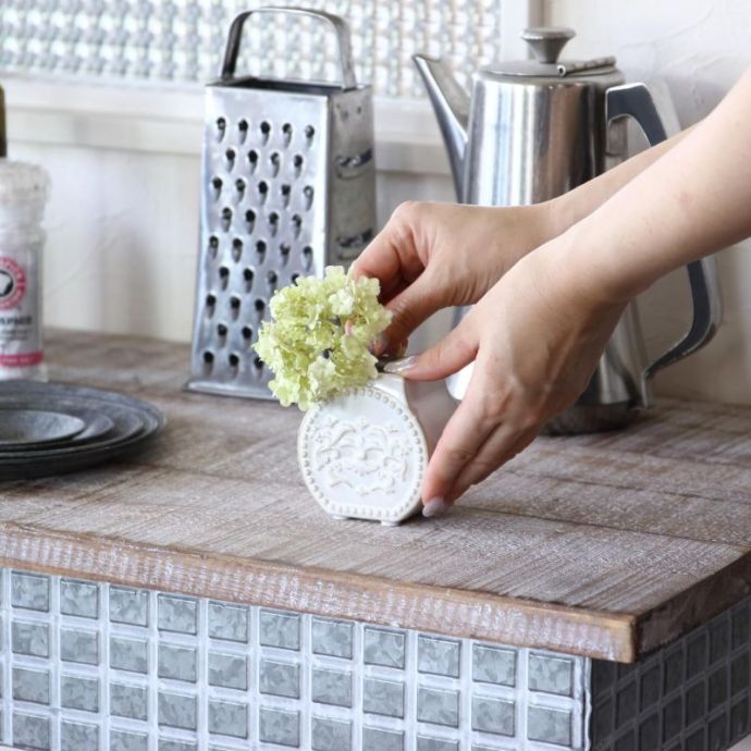 ストーンウェアの花器